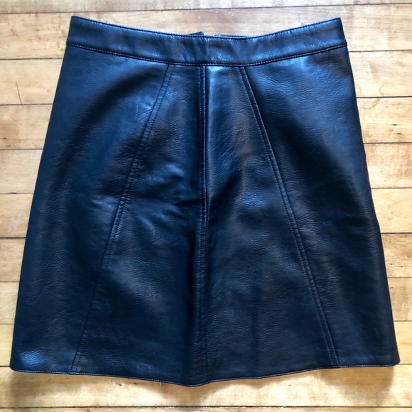 Zara Black Leather Mini Skirt - Picture 2 of 3